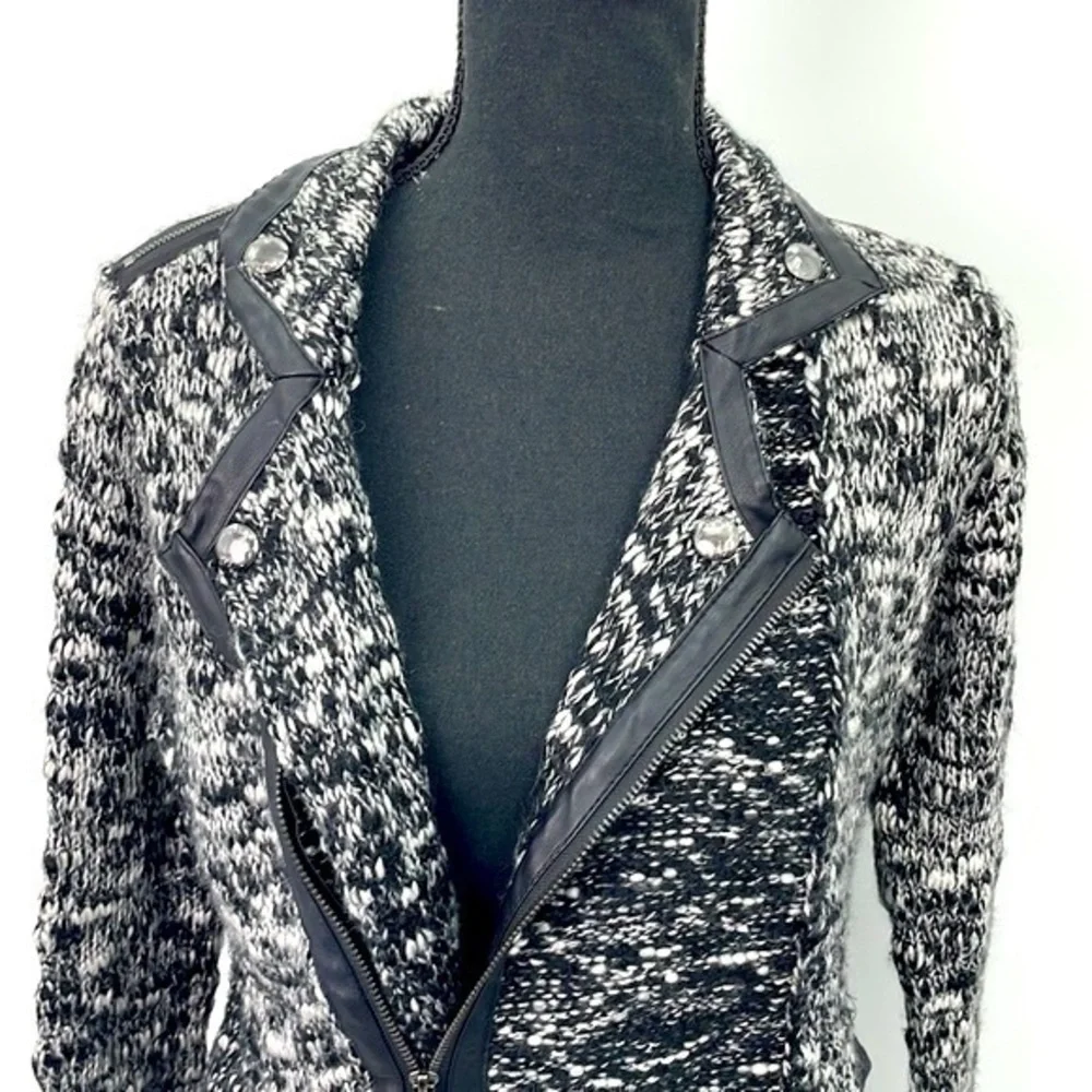 UEC Guess motto style sweater with leather trim size small black & white